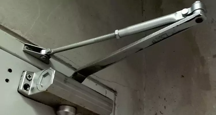 Door Closer Parallel Arm Installation in The Acreage, FL